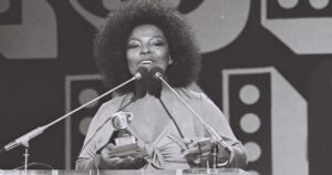 Entertainment Report: Grammy winner Roberta Flack remembered at Washington, DC venue – VOA Africa