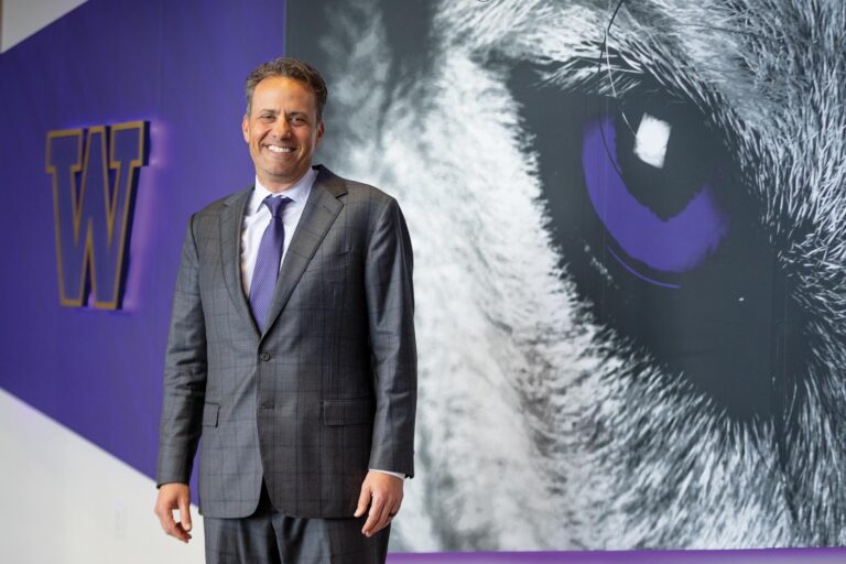 Jedd Fisch Praises Washington Huskies QB Demond Williams Jr. – Athlon Sports