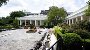 White House bulldozes Rose Garden to start Trump’s plans to pave over it – USA Today