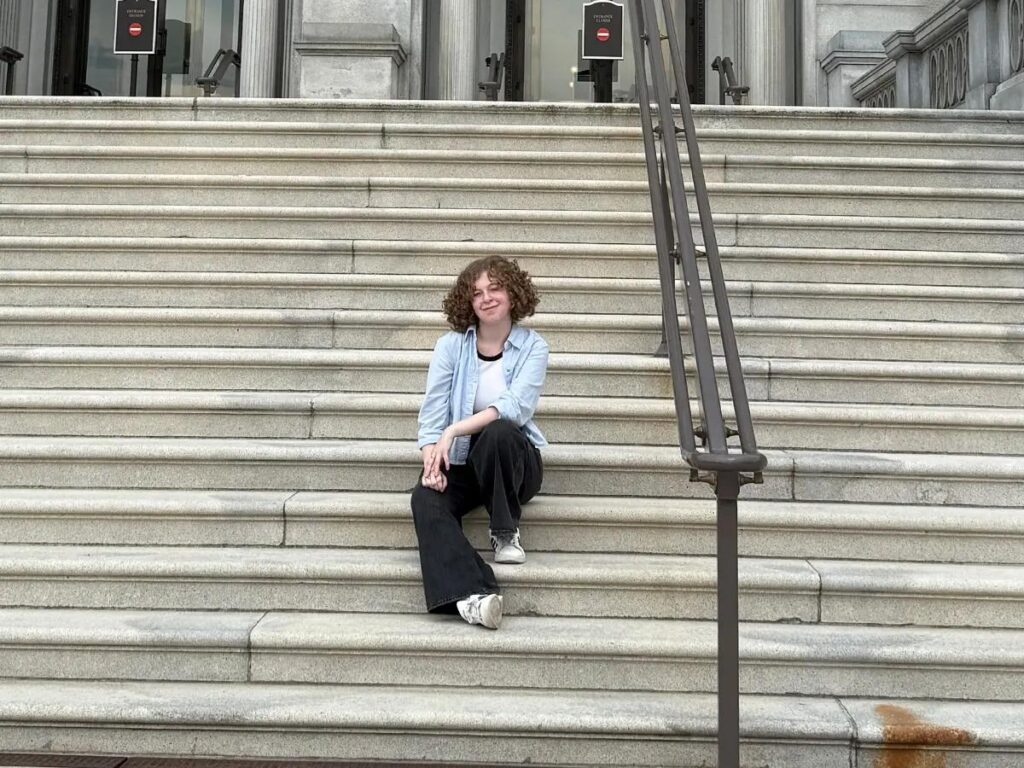 ‘History girl’: Addison Anderson ’28 accomplishes dream with Washington, D.C. internship – Elon University