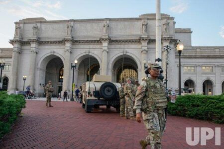 National Guard patrolling DC’s Union Station draw heckles, photo ops and little action – USA Today