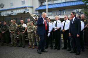 Trump visits police, military in Washington amid crime crackdown – Hindustan Times – Hindustan Times