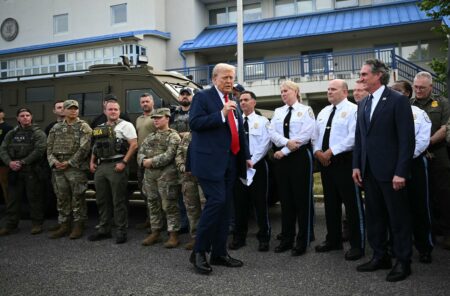 Trump visits police, military in Washington amid crime crackdown – Hindustan Times – Hindustan Times