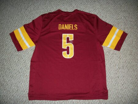 Jayden Daniels tops the entire sports world in jersey sales to start 2025 – Sports Illustrated
