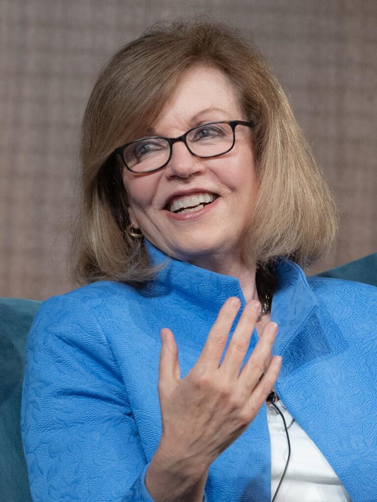 Who is Susan Page? Meet the moderator for the vice presidential debate – Los Angeles Times