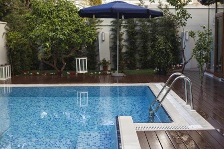 Before-and-After Photos: Inside Trump’s $14.2 Million Makeover and Its New Blue Pool Before-and-after photos: Trump’s $14.2m makeover delivers … a blue pool – The Guardian