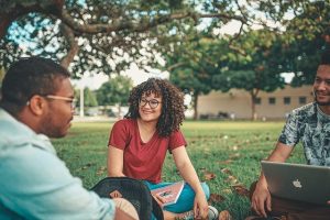 Cross-campus collaboration expands graduate school and career exploration for Study USA students – Elon University