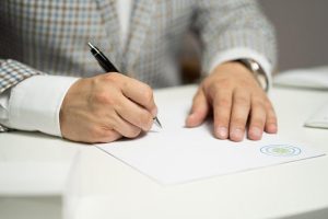 WATCH: Trump signs executive orders imposing new limits on birthright citizenship – pbs.org